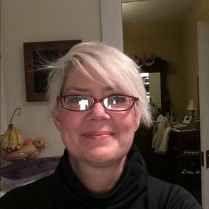 Meet your Posher, Elizbaeth